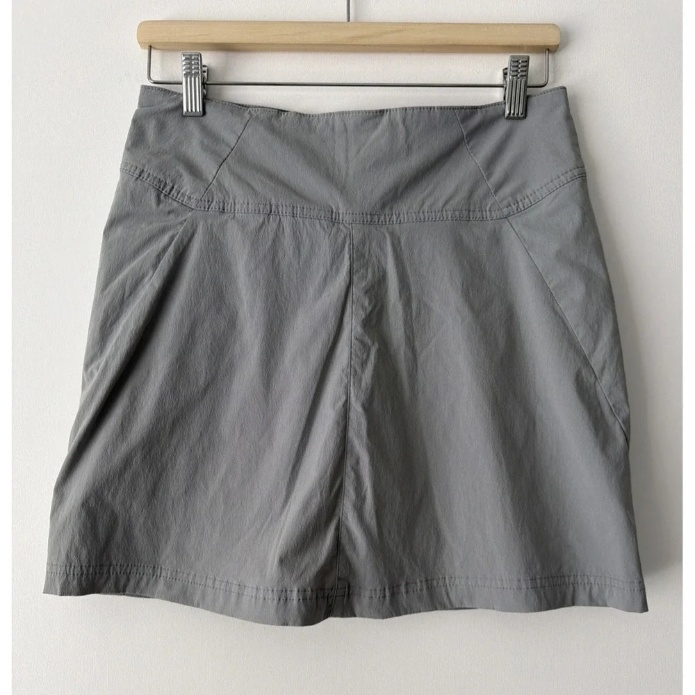Royal Robbins Skort Size 2 Gray Hiking Outdoor Stretch Zip Pocket Athletic Nylon